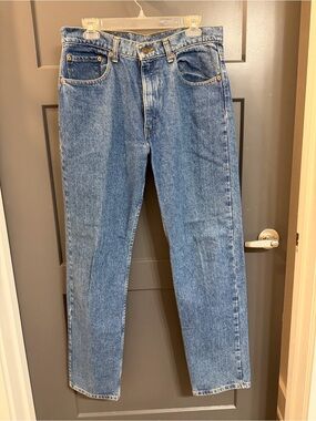 Vintage 1999 Levi's Straight Leg medium wash Denim Jeans-zipper fly Size 34